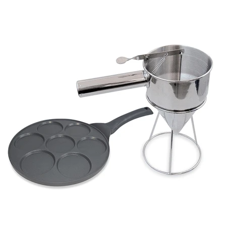 Lot Poêle 7 Blinis Et Entonnoir à Piston 3 Lot Poêle 7 Blinis Et Entonnoir à Piston