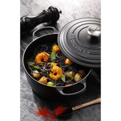 Le Creuset Cocotte Fonte Rond 24 Cm Noir -Cuisine À La Maison 213178 2 2 Cocotte fonte rond 24 cm noir Le Creuset