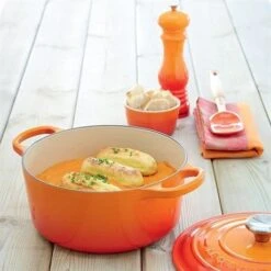 Le Creuset Cocotte Fonte Rond 24 Cm Volcanique -Cuisine À La Maison 213180 2 3 Cocotte fonte rond 24 cm volcanique Le Creuset