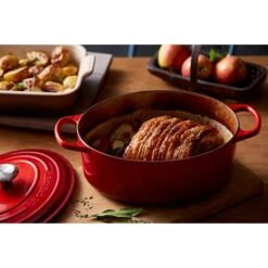 Le Creuset Cocotte Fonte Ovale Cerise 27 Cm -Cuisine À La Maison 213196 1 2 Cocotte fonte ovale cerise 27 cm Le Creuset