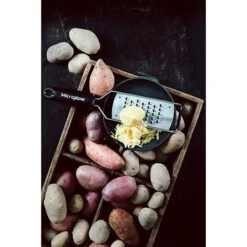 Microplane Râpe à Fromage Extra Grossier Gourmet Noire -Cuisine À La Maison 478015 4 1 Rape a fromage Extra grossier Gourmet noire Microplane